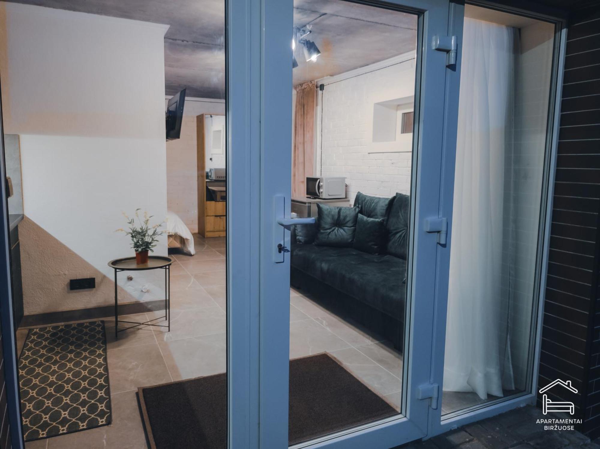 Apartamentai Birzuose, Cozy Garage *